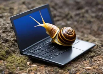 علت کند شدن لپ تاپ + راه های افزایش سرعت لپ تاپ