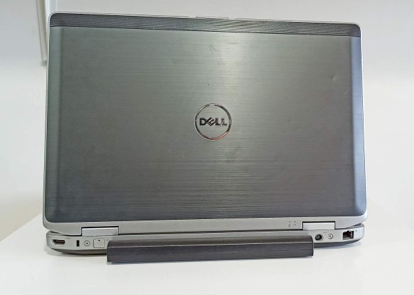 نمای پشت لپ تاپ Dell e6420