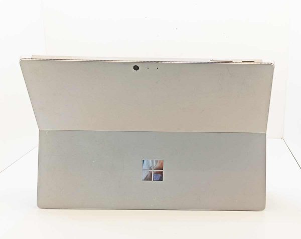 نمای پشت نمای سمت چپ لپ تاپ Surface pro 4